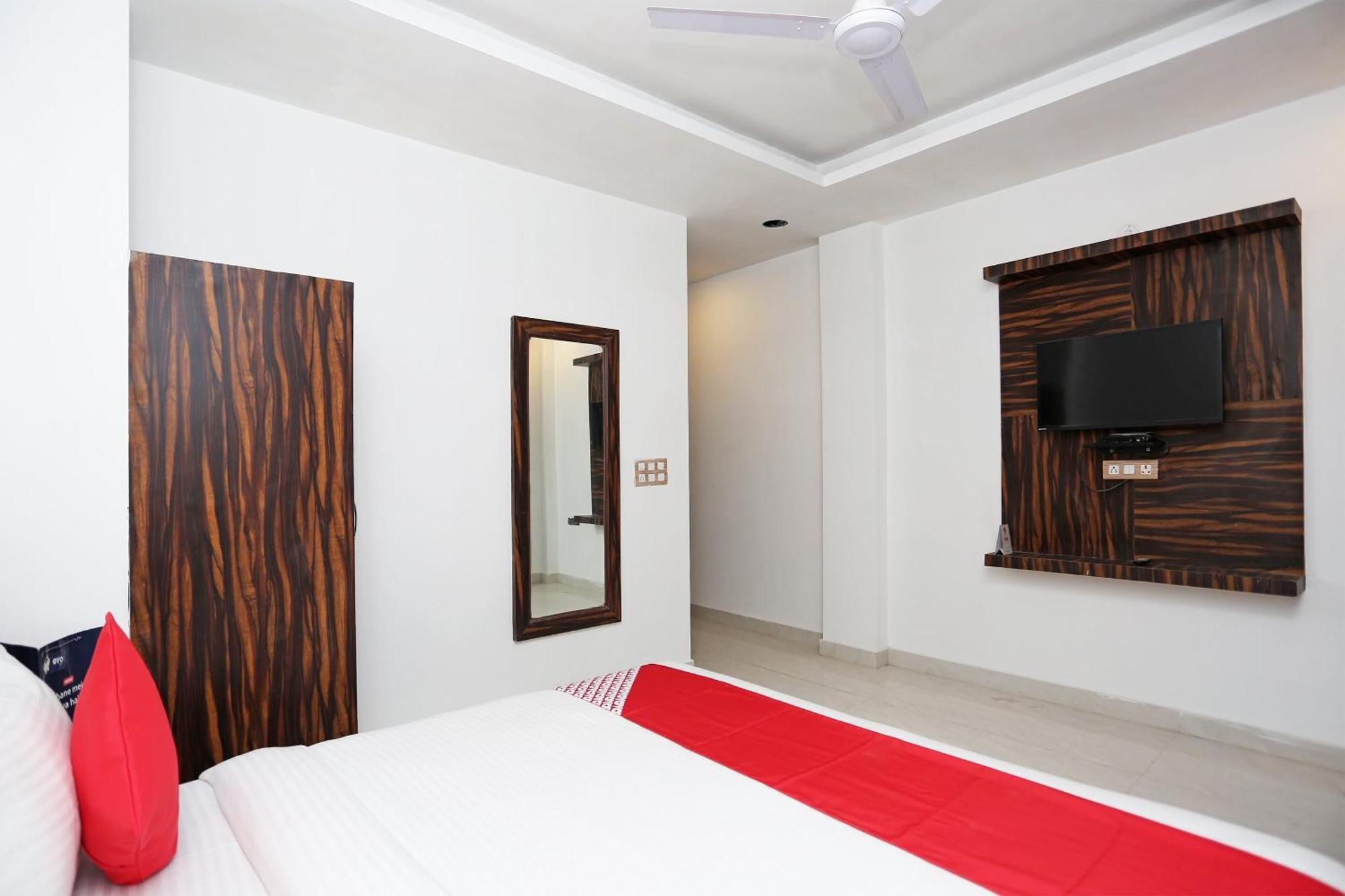 Hotel Rosewood Inn Rājpur Exteriör bild